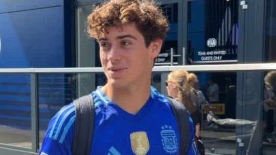 Colapinto se suma a la Messimanía y se pone la 10 del capitán