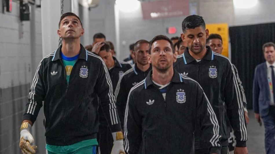Emiliano "El Dibu" Martínez y Lionel Messi