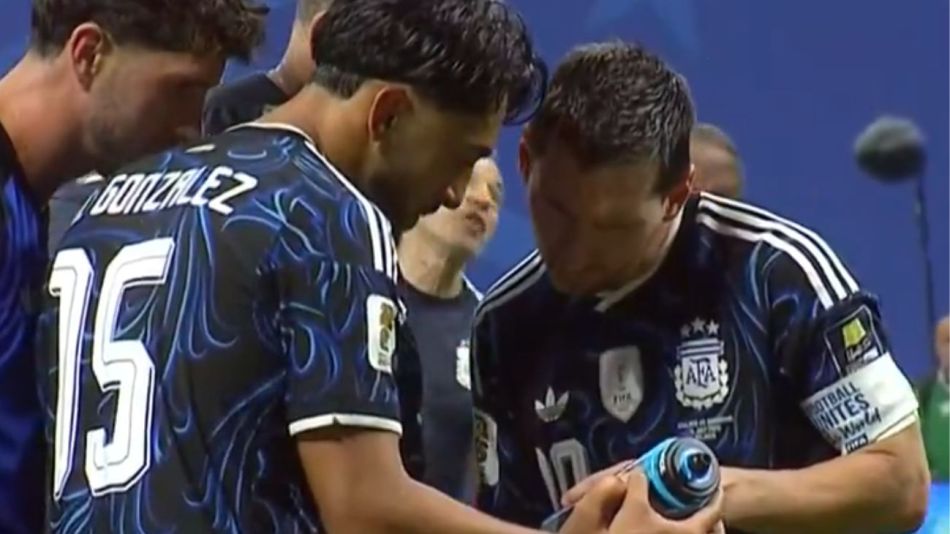 Lionel Messi y Nico González
