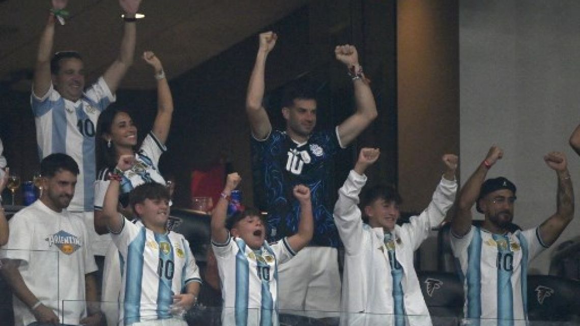 Furor por la final Argentina y España: cuánto cuesta viajar a ver el partido