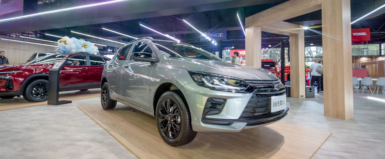 Chevrolet presentó el Onix Activ, la versión más accesible del compacto