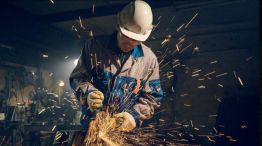 Comercio, industria y construcción: los sectores más golpeados por la sangría de empresas y empleo