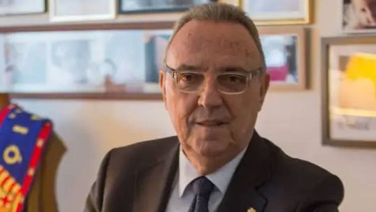 El expresidente del Barça que fichó a Messi y Maradona: "Si no ganamos, por lo menos Leo será feliz y Diego desde el cielo"