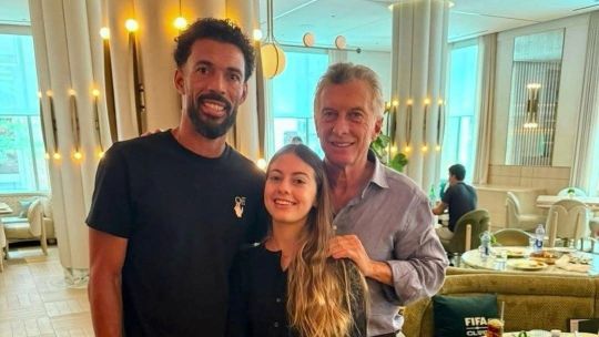 Macri coincidió con Vozinha, el arquero de Cabo Verde, antes de la final