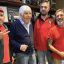 Hugo Moyano con trabajadores
