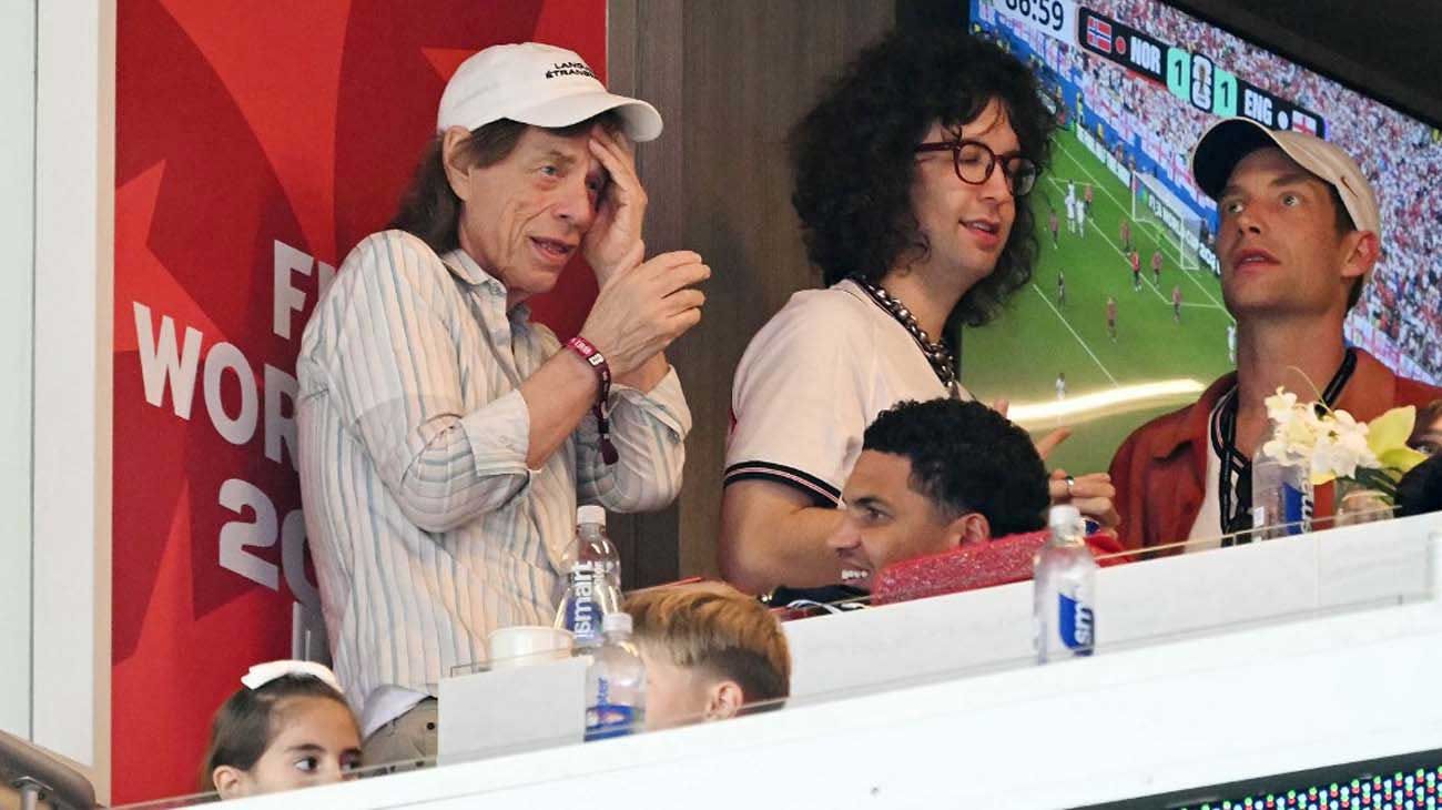 Mick Jagger y dos de sus hijos, Lucas y James 