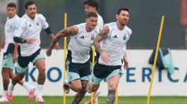 Messi, De Paul y Paredes, en el último entrenamiento de la Selección antes de la gran final de Mundial 2026.
