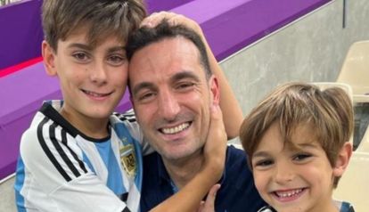 Lionel Scaloni junto a sus hijos Ian y Noha