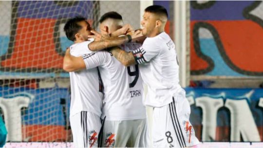 Batacazo en la Copa Argentina: Riestra amargó el debut de Gorosito y eliminó a San Lorenzo por penales