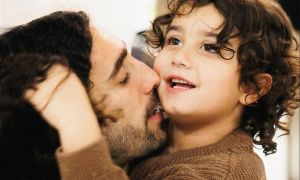 Cucurella y su hijo Mateo