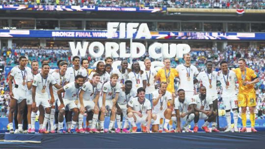 En un partido con diez goles y mucha emoción, Inglaterra quedó tercero