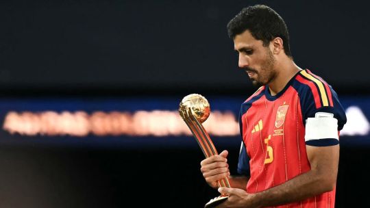 Rodri finalmente jugará en Barcelona que le pagará 70 millones de euros al Manchester City por su traspaso