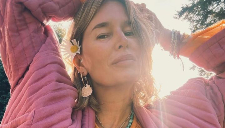 Dolores Barreiro marca tendencia y muestra la mejor forma de usar el pantalón bombacho a los 50