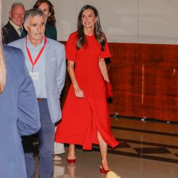 Letizia Ortíz en rojo.