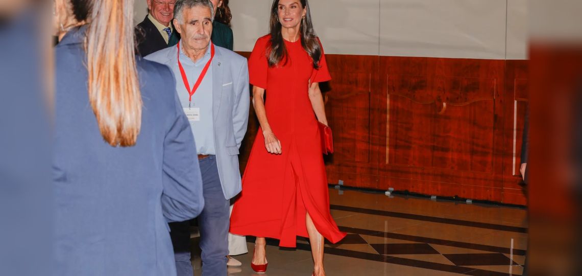 Letizia Ortiz recuperó su vestido rojo más simbólico para la final del Mundial