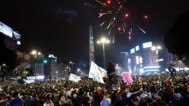 "Argentino en las buenas y en las malas": miles de hinchas se reunieron en el Obelisco y otros puntos del país para honrar a la Selección