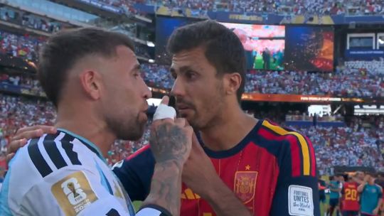 "Toda la semana llorando": el tenso cruce en el que Nicolás Otamendi le negó el saludo a Rodri tras la final del Mundial