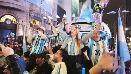 Hinchada Argentina en el obelisco 19072026