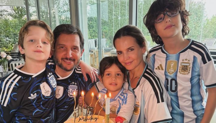 Así fue el cumpleaños de Sabrina Garciarena: rodeada de su familia, rosas y una torta muy especial
