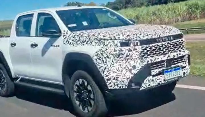 La nueva Toyota Hilux fabricada en Argentina ya está en pruebas: todo lo que cambia en la pick-up nacional