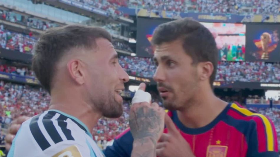 Nicolás Otamendi y Rodri Hernández