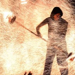 Imagen de un artista participante en un espectáculo de fuego durante el festival de los Días de Grunwald, en Grunwald, Polonia. El festival anual de los Días de Grunwald conmemora la Batalla de Grunwald de 1410, considerada una de las batallas más importantes de la historia de Polonia. | Foto:Xinhua/Alexey Vitvitsky