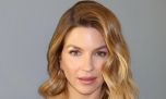 Cargo denim y tapado de piel: Marcela Kloosterboer sale de lo tradicional con una combinación fashionista