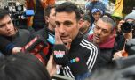 Las gambetas de Scaloni para no hablar de su continuidad y de la bandera malvinense