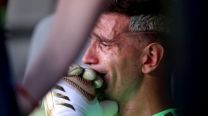 Dibu Martínez rompió en llanto tras perder la final del Mundial 2026 con la Selección Argentina