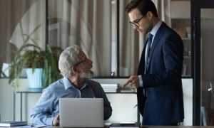 El prejuicio de las empresas con los trabajadores mayores.