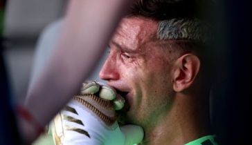 Dibu Martínez rompió en llanto tras perder la final del Mundial 2026 con la Selección Argentina
