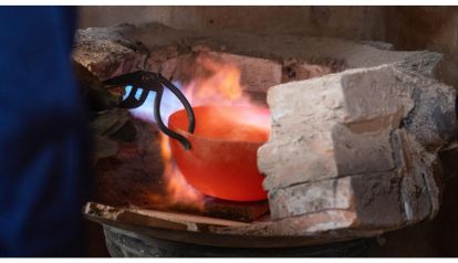 Ecos de la Luna: Cómo el fuego, la música y el bronce convergieron en la creación de cuencos tibetanos