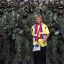 Fotogaleria Una mujer posa con soldados antes de un desfile militar en conmemoración del Día de la Independencia de Colombia en Bogotá