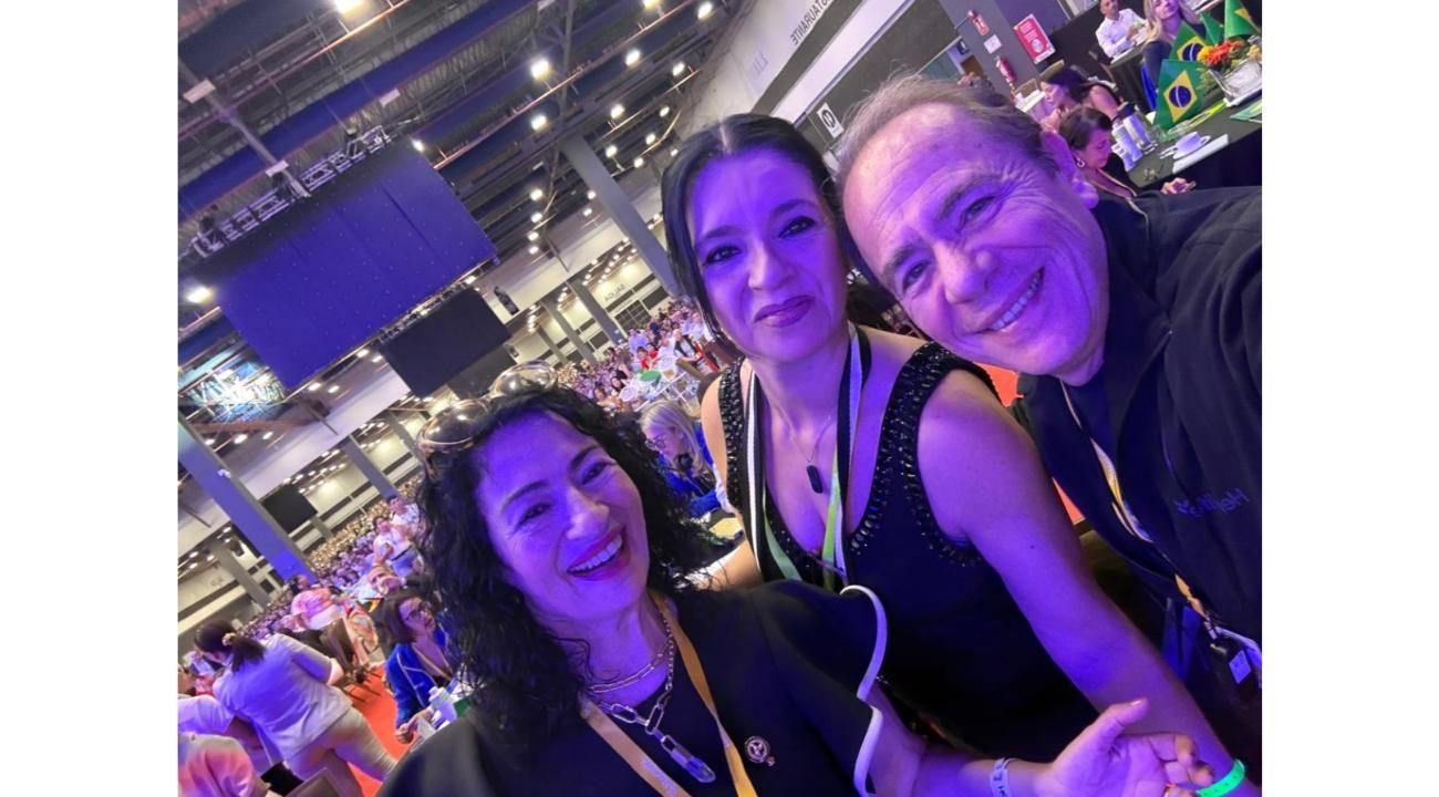 ADRIANA RIVADENEIRA, Coach de bienestar