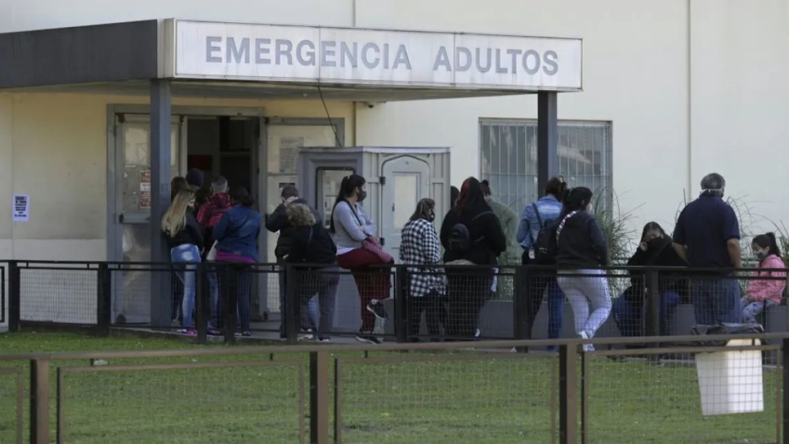 El Gobierno ordenó que los extranjeros no residentes deben pagar por su atención en los hospitales de toda Argentina El Gobierno ordenó que los extranjeros no residentes deben pagar por su atención en los hospitales de toda Argentina
