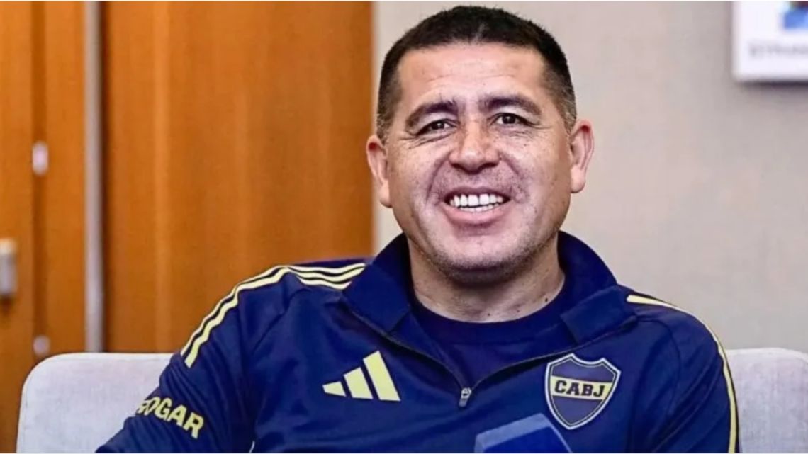 Juan Román Riquelme falou de tudo: defendeu Sebastián Villa, apoiou Rodolfo Arruabarrena e piscou para Paulo Dybala