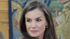 Letizia Ortiz dio cátedra de estilo con un look boho chic en clave black and white