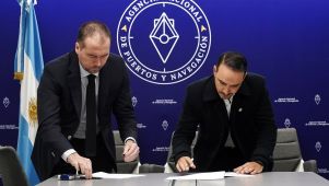 Juan Pablo Valdés firma de convenio con anpyn