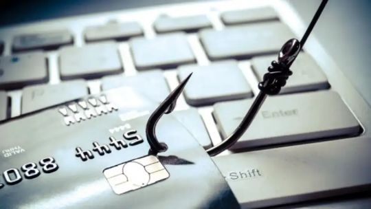 Advierten por una modalidad de fraude que ya afecta a uno de cada cinco inversores
