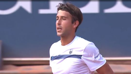 Tomás Etcheverry se metió en semifinales del ATP Kitzbühel tras las caídas de Seba Báez y Mariano Navone
