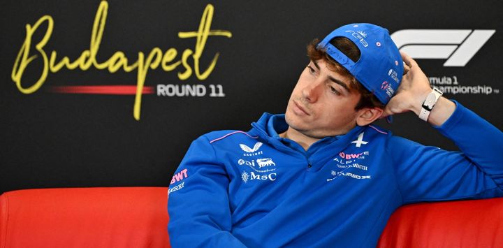 El piloto argentino de Alpine, Franco Colapinto, ofrece una rueda de prensa previa al Gran Premio de Hungría de Fórmula 1 en el circuito de Hungaroring, en Mogyorod, cerca de Budapest, Hungría.