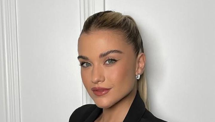 El look sporty chic de Sofía Calzetti que confirma el regreso del pantalón babucha