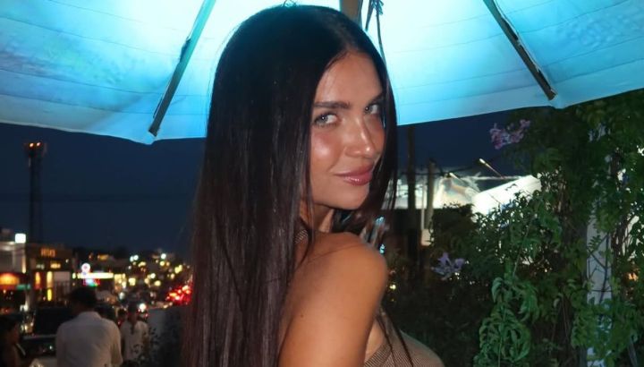 Zaira Nara dio cátedra de estilo con sus looks en las playas de Ibiza: vestidos, pareos y bikinis