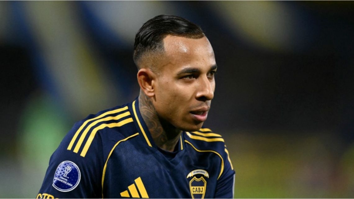 Sebastián Villa no Boca: apitou na prévia e aplaudiu após a vitória sobre o O’Higgins