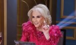 El look de Mirtha Legrand para una noche de teatro: tapado animal print y accesorios plateados