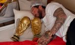 El español Sergio Ramos recreó la foto de Messi durmiendo con la Copa