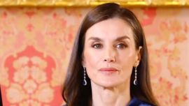 Letizia Ortiz deslumbró con un vestido de efecto acuarela en el 50° aniversario de Adolfo Domínguez