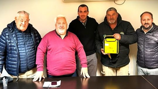 La Liga Cordobesa entregó nuevos desfibriladores a sus clubes
