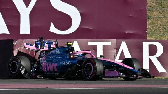 Franco Colapinto despistó y se fue contra el muro en la segunda práctica del GP Hungría de F1