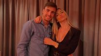 Entramos a la cocina de Caro Calvagni y Nicolás Tagliafico: moderna, repleta de copas y con una canilla exclusiva para el agua del mate